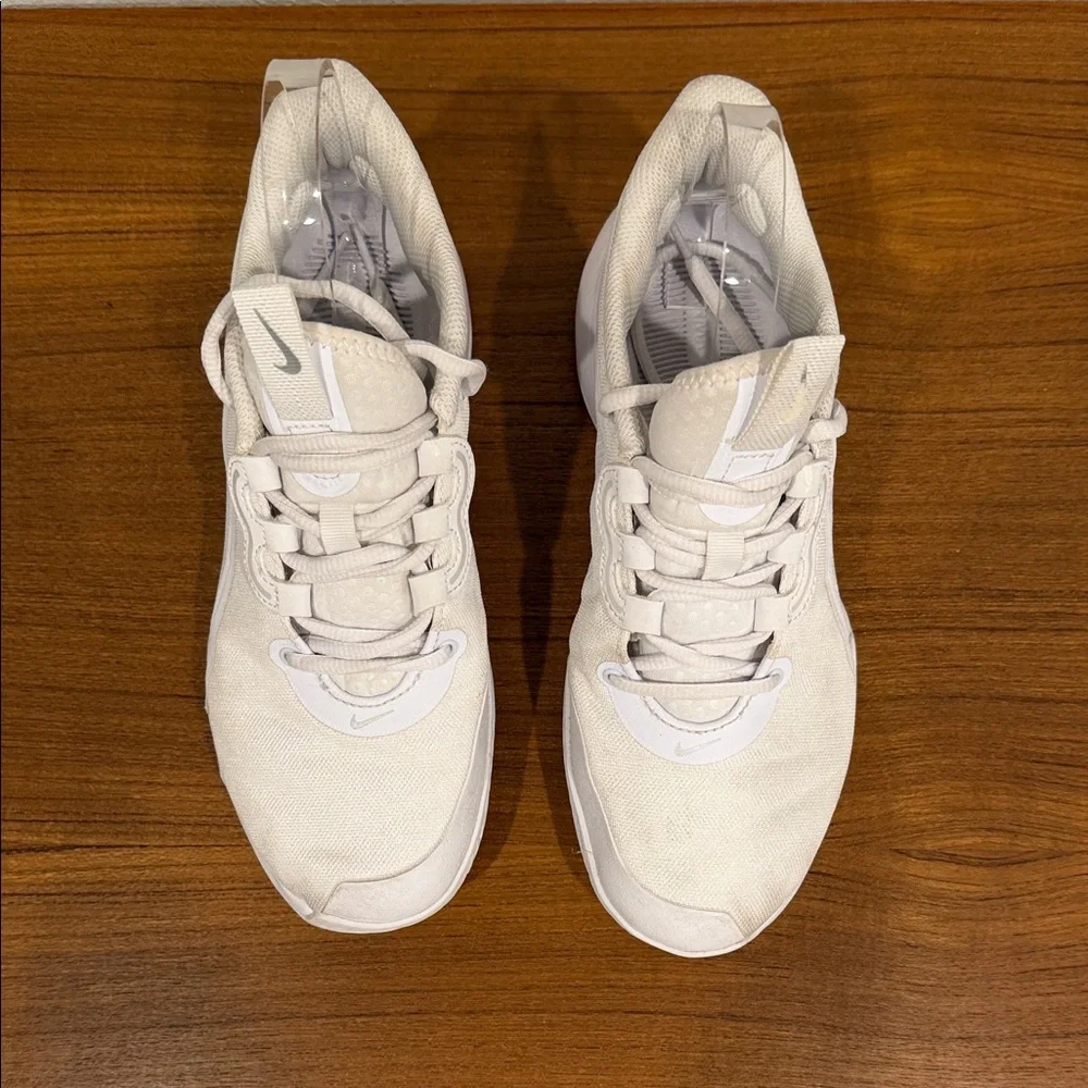 Nike Air Max Volley Sneakers Women’s 6 White Silver Volleyball Court Shoes